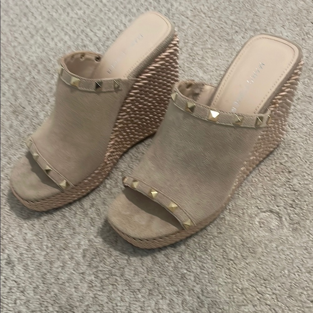 Marc Fisher Tan Wedge Sandals with Textured Heel New